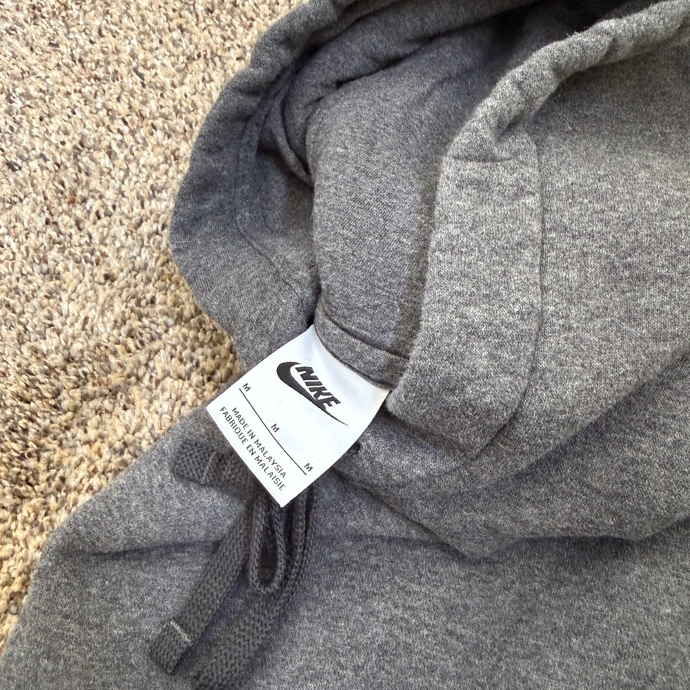 Men’s Nike Hoodies - Picture 4 of 5